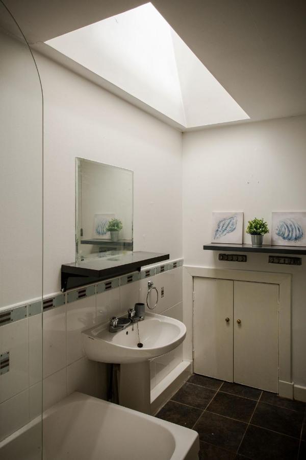 Tower Square House Villa Alloa Exterior photo